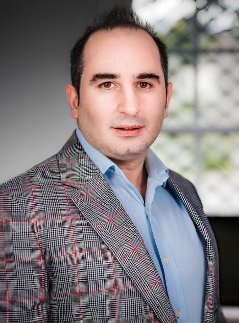 Dr Behzad Fazlali, Principal Dentist at Smile Symphony Dental